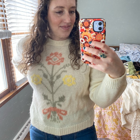 Vintage Floral Sweater - Picture 3 of 3